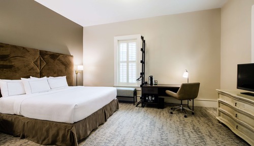 Habitación, 1 cama de matrimonio grande, accesible para personas con discapacidad (Roll-in Shower)