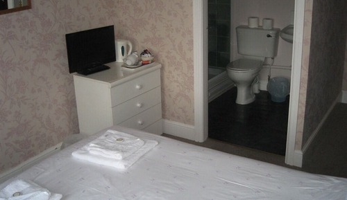 Habitación doble, baño privado (with Moors View)