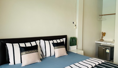 Standard Room (Air-conditioned)