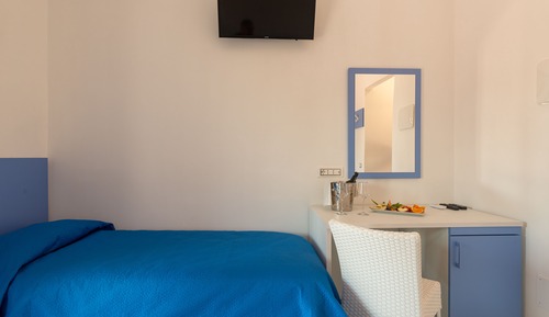 Habitación triple, vistas al jardín