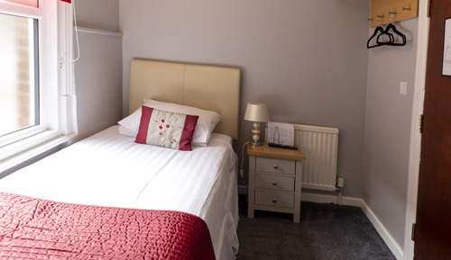 Habitación individual, baño privado