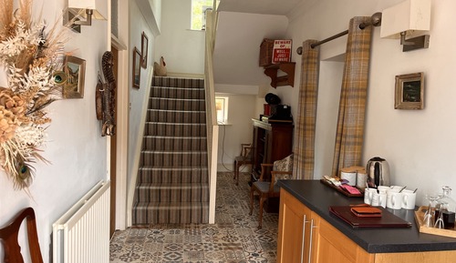 Casa familiar, baño compartido, vistas al jardín (The Coach House)