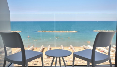 Habitación superior con 1 cama doble o 2 individuales