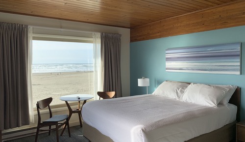 Ocean Front Junior Suite-Corner Room