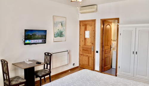 Habitación Confort con 1 cama doble o 2 individuales, balcón, vistas al jardín