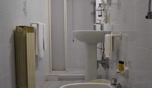 Habitación clásica con 1 cama doble o 2 individuales, balcón
