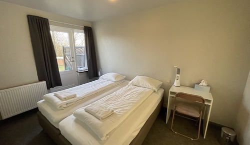 Habitación estándar con 1 cama doble o 2 individuales, baño privado