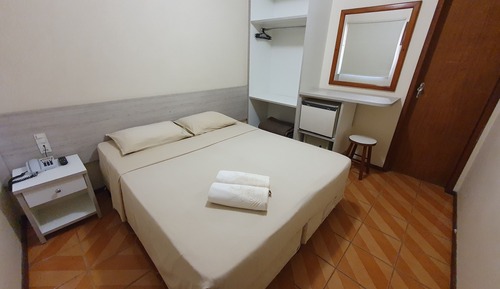Habitación económica con 1 cama doble o 2 individuales
