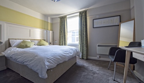 Habitación doble (Room 5)