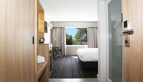 Habitación estándar, 1 cama de matrimonio grande, vistas a la ciudad