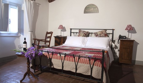 Habitación superior con 1 cama doble o 2 individuales, en edificio anexo