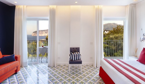 Habitación Premium, vistas parciales al mar