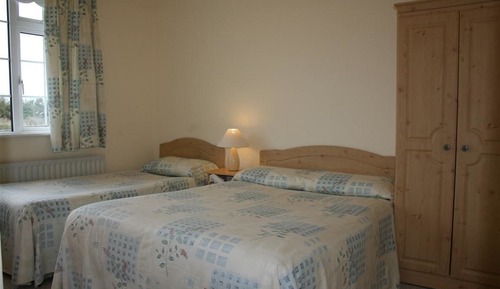 Habitación triple, baño privado