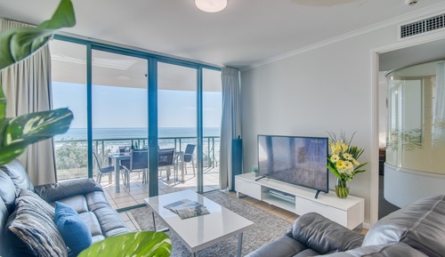 Two Bedroom Ocean View Roof Top Apartment