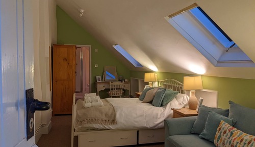 Habitación doble, baño privado (With Private Entrance)