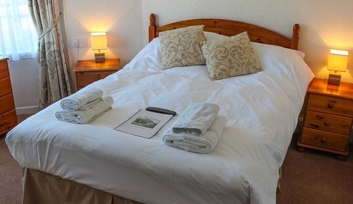 Habitación doble, baño privado (First Floor Sea View)