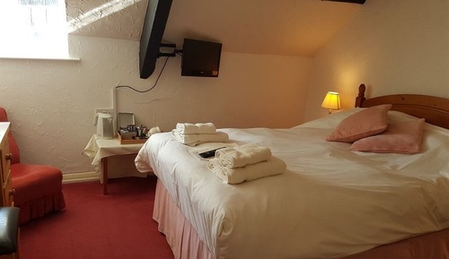 Habitación doble, baño privado (Second Floor)