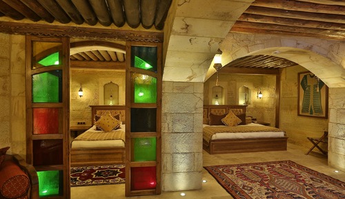 Royal Cave Suite