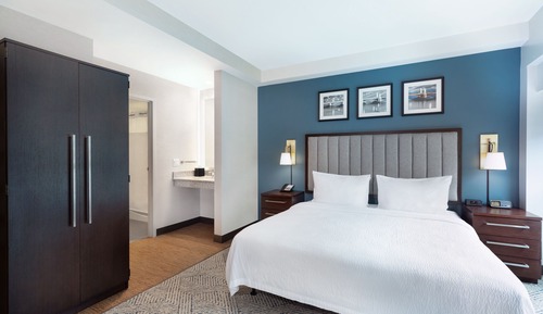Suite estudio, 1 cama de matrimonio grande con sofá cama (Mobility/Hearing Accessible, Tub)