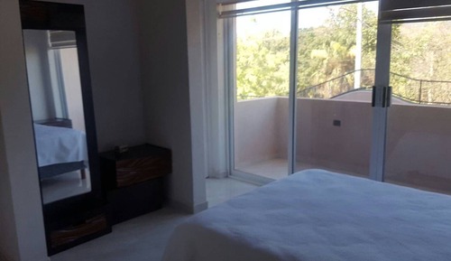 Apartamento, 3 habitaciones, terraza, vistas al jardín