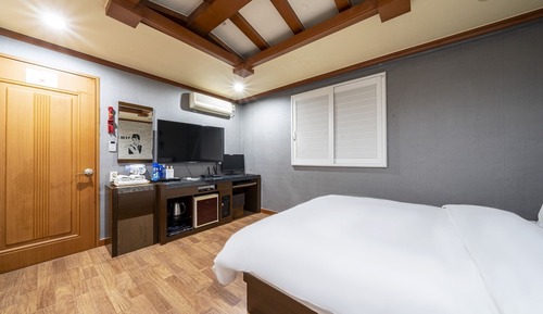 Room (Early check-in - quick check-in (Wave)