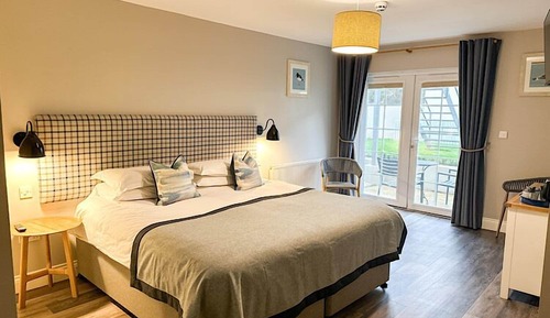 Superior King or Twin - Pet Friendly