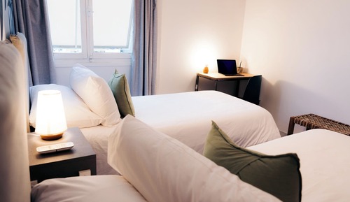 Standard Room (Twin), Private Bathroom