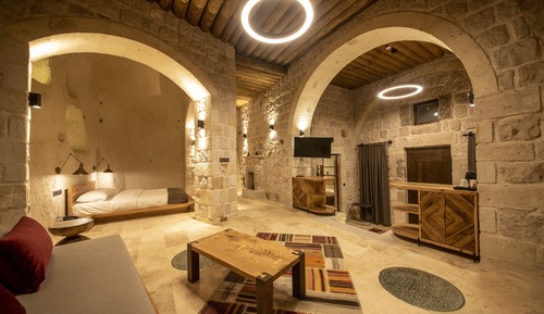 Castle Suite with Fireplace