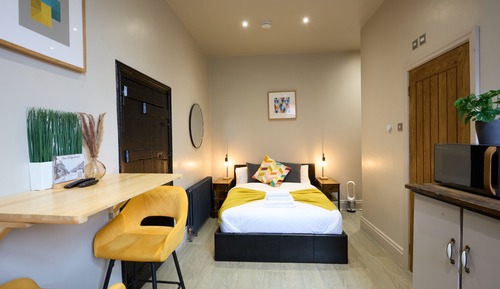 Estudio, baño privado (Seabiscuit )