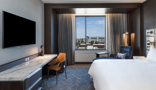 Habitación, 1 cama de matrimonio grande (Mobility Accessible, Roll-In Shower)