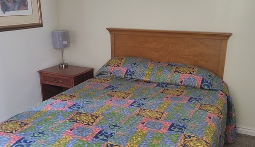 Habitación, 1 cama de matrimonio, cocina básica