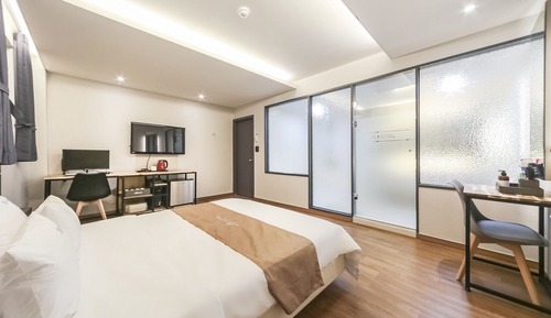 Room (VIP (bathtub))