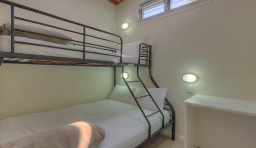 Cabaña (Waterfront 2BR)