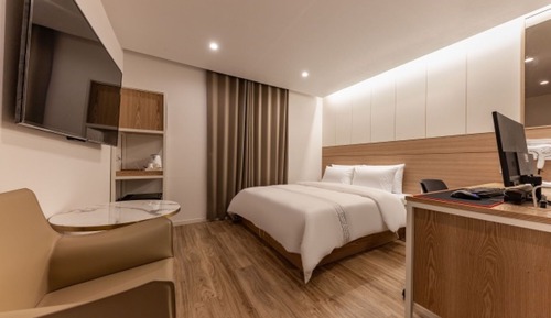 Room (Standard - Bathtub (Parking for 1 car)