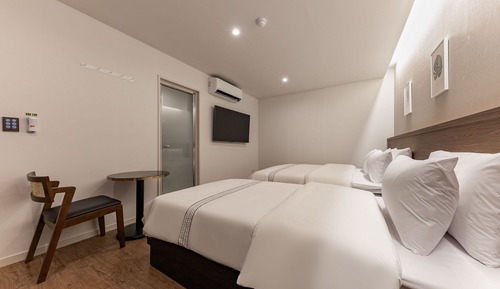 Room (Twin (cancellation not possible 3 day)