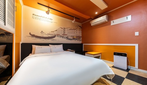 Room (Non-smoking Room G7 (Netflix Disney+ )