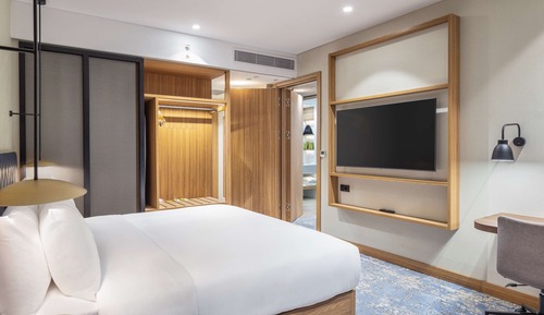 Habitación superior, 1 cama de matrimonio grande con sofá cama