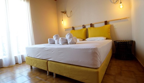 Habitación estándar doble, balcón, junto a la montaña (Room with Balcony 13 )
