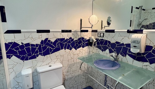 Estudio familiar, bañera de hidromasaje