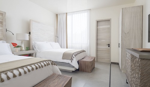 Habitación, varias camas, frente al mar (Cliffside Residence with Pool)