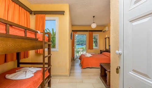 Habitación cuádruple estándar