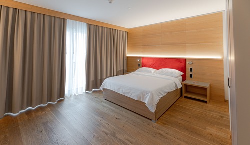 Suite estudio familiar, 1 cama de matrimonio con sofá cama, balcón