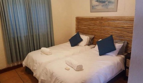 Habitación con 2 camas individuales