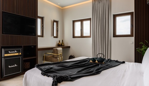 Superior Double room with Luxury Bath, Balcony and Sea View