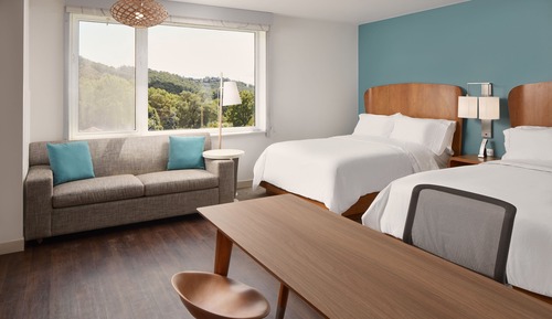 Estudio, varias camas (Hearing Accessible)