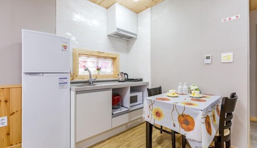 Room (Gippeum)