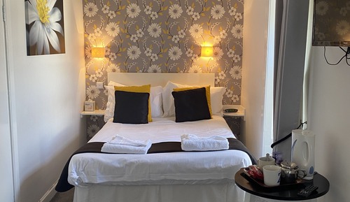 Habitación doble, baño privado (Room 1)