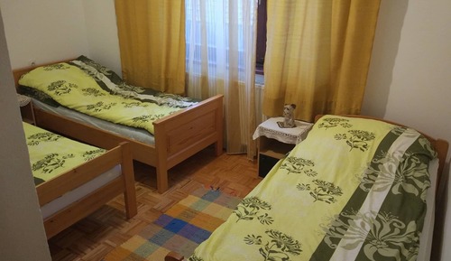 Habitación triple, baño privado