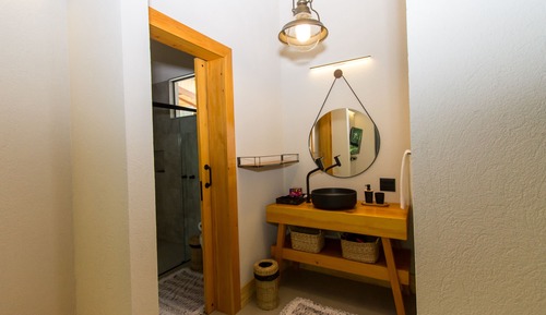 Chalet superior, 1 cama de matrimonio grande con sofá cama, bañera de hidromasaje, vistas al jardín