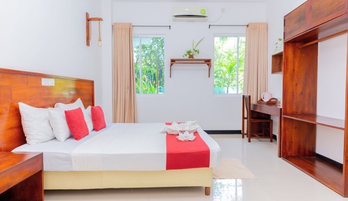 Habitación Deluxe, 1 habitación, vistas a la piscina, planta baja